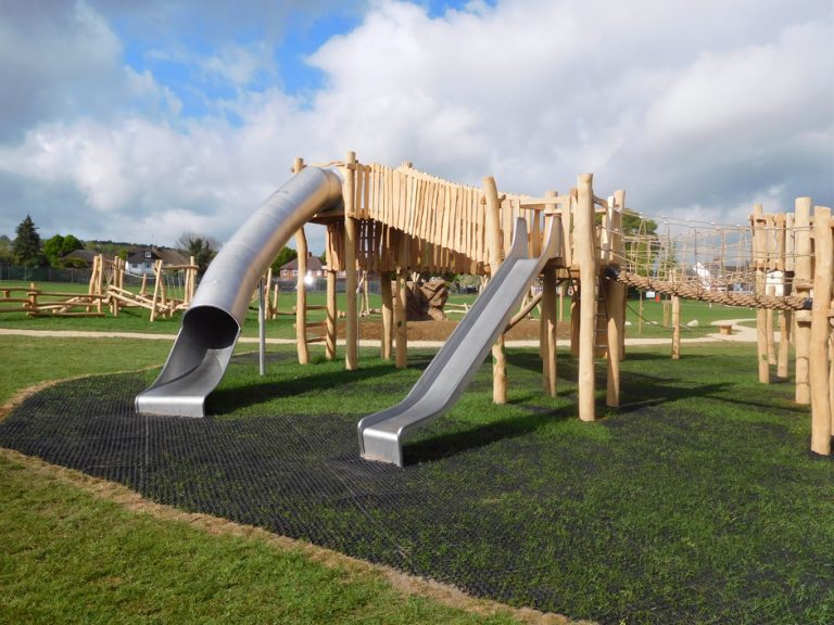 Dunstable Town Council – Playground Supplies Ltd